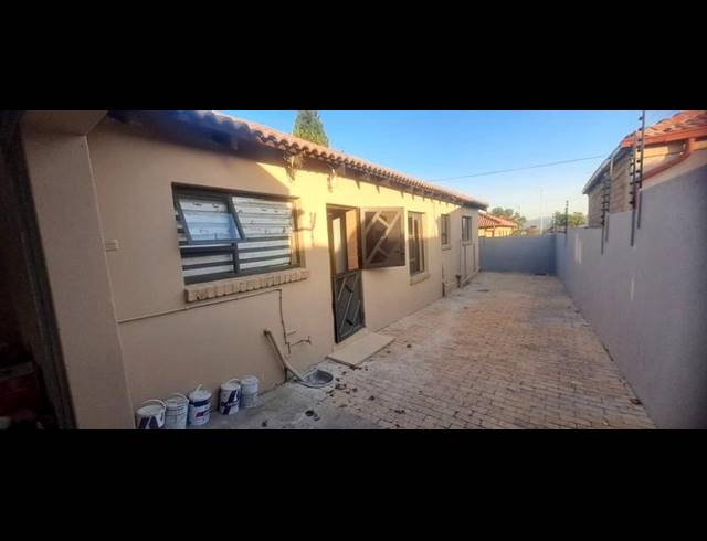 3 BEDROOM PROPERTY TO RENT IN ALVEDA